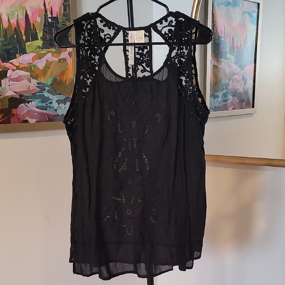 Chic Black Lace Sleeveless Blouse